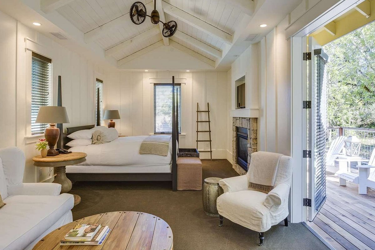 Farmhouse Inn