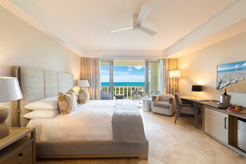 Villas Junior Suite, at Grace Bay Club