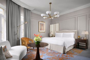 Luxury King River View, at The Savoy