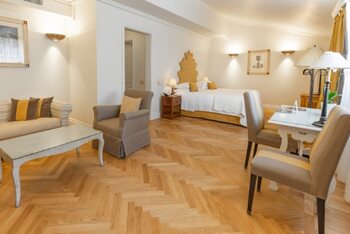Family Room, at Grand Hotel Continental Siena