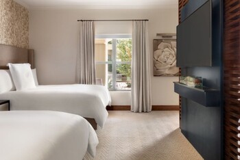 Fairmont Gold Jr Suite 2 Queen, at Fairmont Scottsdale Princess