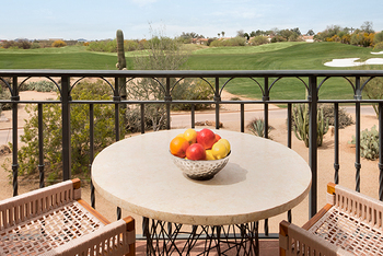 Fairmont Gold Jr Suite Golf View 1 King, at Fairmont Scottsdale Princess