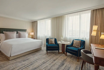 Deluxe Room, at Jumeirah Carlton Tower