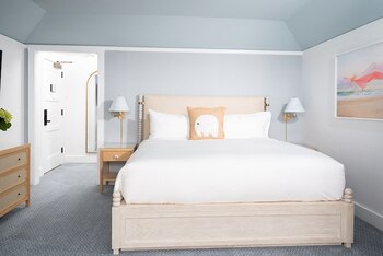 Guest room at Harborside Hotel, at White Elephant