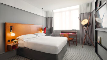 1 Queen Bed, at Andaz London Liverpool Street