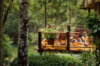 Riverfront Cabana, at Blancaneaux Lodge