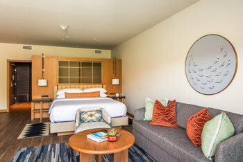 Cliffs Jr Suite - 100 steps from L