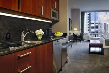 Deluxe King River View Room, at Trump Chicago