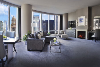 Grand Deluxe Lake View One Bedroom Suite, at Trump Chicago