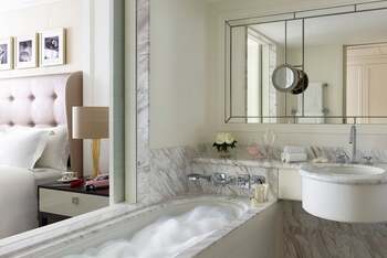 Executive Twins, at The Langham Hong Kong