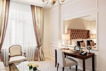 Junior Suite Garden View 2 Twins, at Fairmont Hotel Vier Jahreszeiten