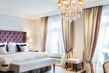 Signature Lake View Private Balcony King, at Fairmont Hotel Vier Jahreszeiten