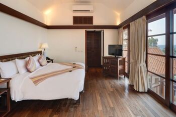 One Bedroom Oceanfront Pool Residence, at Napasai, Koh Samui