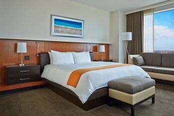 Deluxe Corner King, at Hotel Arista