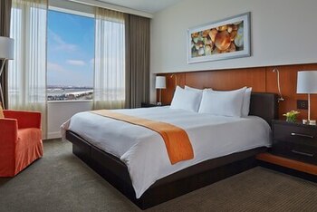 Deluxe Suite, at Hotel Arista