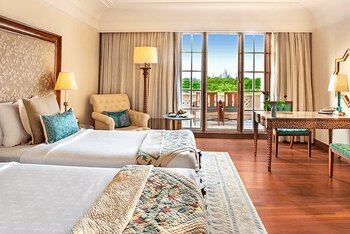 Premier Room with Balcony: Twin Bed, at The Oberoi Amarvilas, Agra