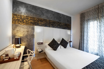 Small Double Room, at Petit Palace Savoy Alfonso XII