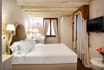 Superior Room: Double Bed, at Maison Venezia