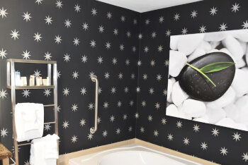 Jacuzzi King Room, at Moonrise Hotel