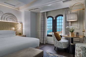 King Molino Deluxe with View, at Hilton Molino Stucky Venice 