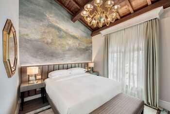 Queen Molino Superior Room, at Hilton Molino Stucky Venice 