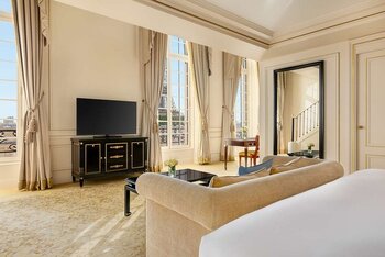 Duplex Eiffel View Suite, at Shangri-La Hotel Paris