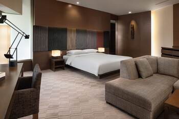 1 King Bed, Balcony, Deluxe, at Hyatt Regency Kyoto