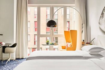 2 Twin Beds Garden View, at Andaz Amsterdam Prinsengracht