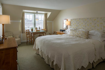 Cove View Deluxe, at Weekapaug Inn