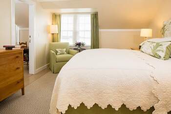 Purple Martin Suite, at Weekapaug Inn