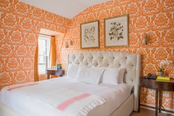 Deluxe Queen-Main House, at The Inn at Hastings Park