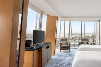 Premier Shard Room, 2 Twin, at Shangri-La The Shard, London