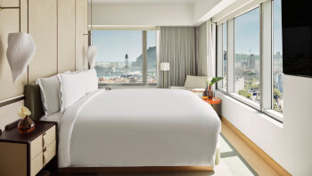 Skyline Suite, 1 Bedroom Suite, 1 King, City view, Corner room, at Hotel Arts Barcelona