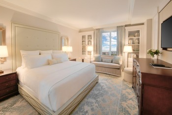 Deluxe King, at Hotel Bennett Charleston
