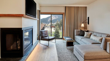 1 Bedroom Suite, 1 King, Sofa bed, Urban view, Fireplace, at The Cloudveil