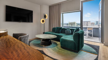 Deluxe Suite w/ Terrace, 1 Bedroom Suite, 1 King, Pool view, at W Austin
