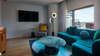 Deluxe Suite, 1 Bedroom Suite, 1 King, Corner room, at W Austin