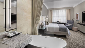 Superior, Larger Guest room, 1 King, at JW Marriott Houston Downtown