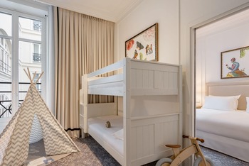 Family Suite, at Hotel du Louvre Paris, a Hyatt Hotel