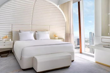 Fairmont Gold King City View, at Fairmont Doha