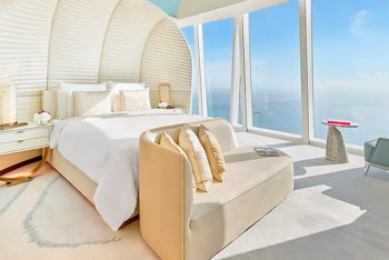 Diplomat Corner Suite, at Fairmont Doha