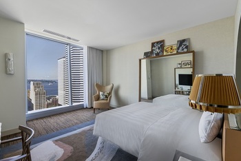 Superior King Bay View, at Lotte Hotel Seattle