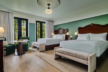 ADA Accessible Deluxe Estate Room Queen Queen, at Pendry Natirar