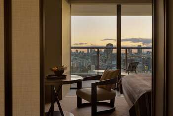 City Room King, at Janu Tokyo