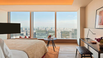 Premium, Guest room, 1 King, Imperial Garden view, at Bvlgari Hotel Tokyo