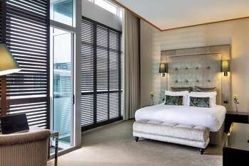 Luxury Atrium View Room, 1 King Bed, at Sofitel Auckland Viaduct Harbour