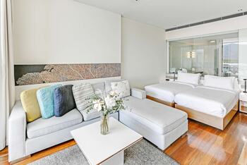 Horizon Club Room Twin, at Shangri-La The Marina, Cairns