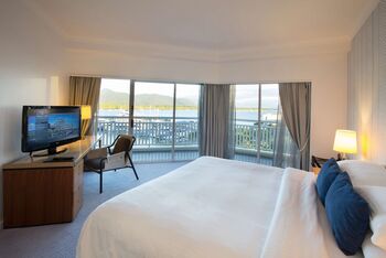 One Bedroom Suite, at Shangri-La The Marina, Cairns
