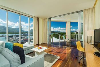 Horizon Club Suite, at Shangri-La The Marina, Cairns