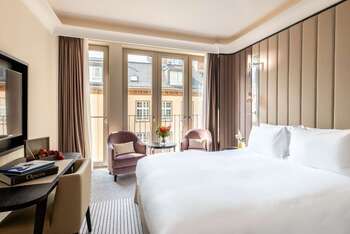 Classic Room with 1 Queen Bed, at Sofitel Frankfurt Opera